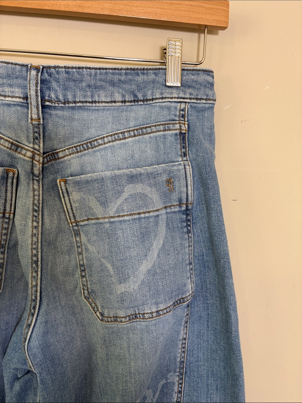 Anthropologie Pilcro The Kenna Mid Rise Barrel Jeans Valentines Heart Sz 27 - Picture 8 of 12